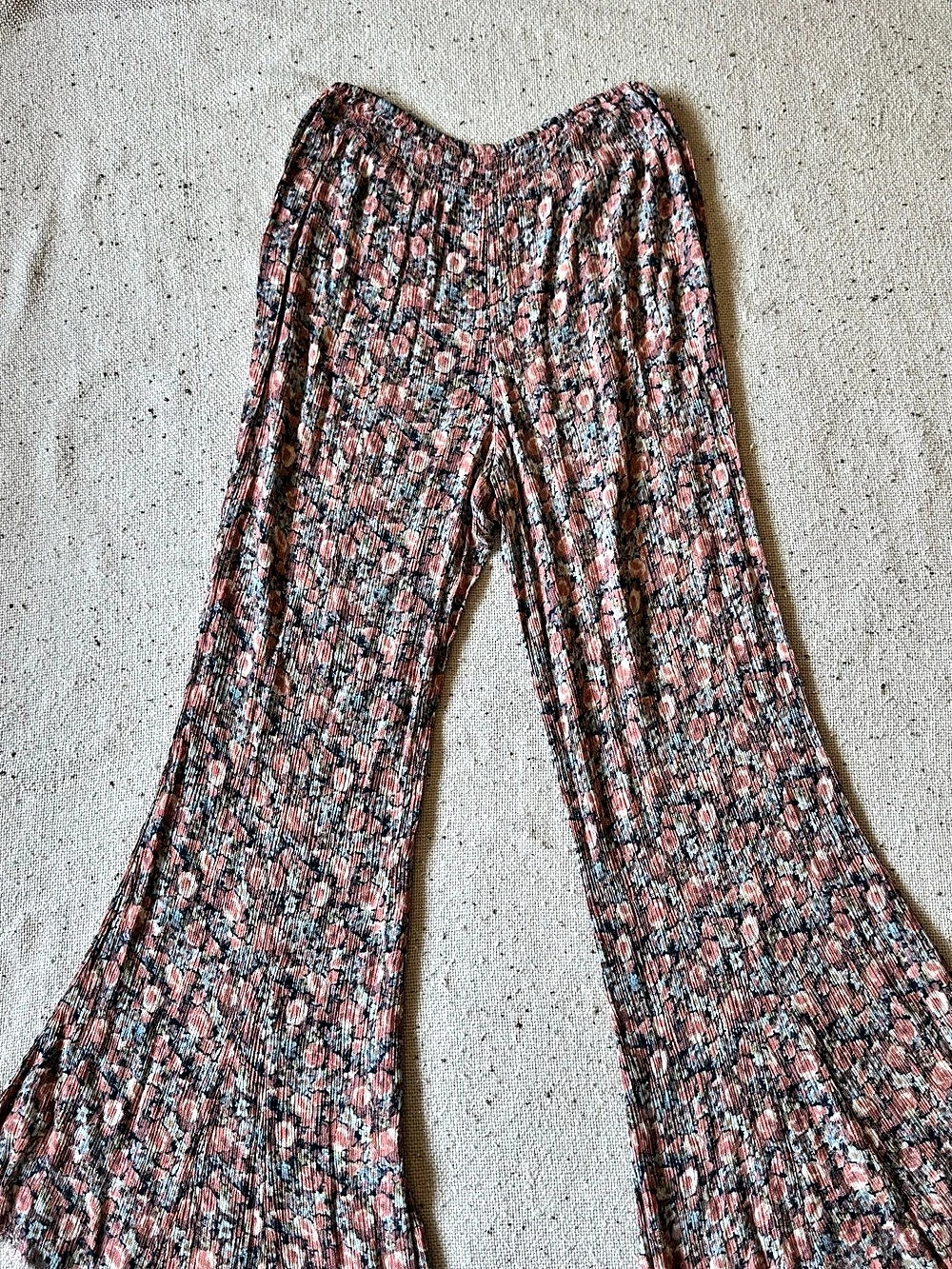 Free People L Floral Crinkle Wide Leg Pants Pink Boho Pull On Raw Hem